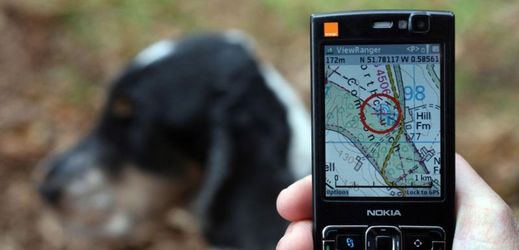 Domácím mazlíčkům lze pořídit obojek s GPS či webkamerou. 