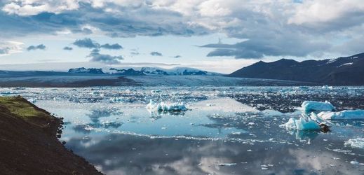 Podle vědců je tání ledovců nezadržitelné (ilustrační foto).