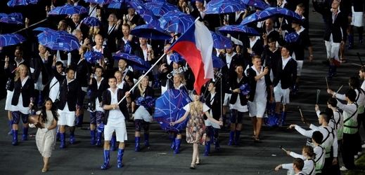 Početná česká výprava na zahajujícím ceremoniálu olympijských her v Londýně. 