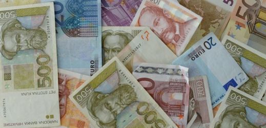 Zapomenuté zahraniční bankovky má doma každý druhý Čech (ilustrační foto).