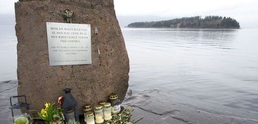Památník obětem masakru na ostrově Utøya, který se od letošního léta znovu zpřístupní.