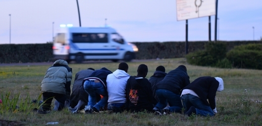Uprchlíci v Calais.