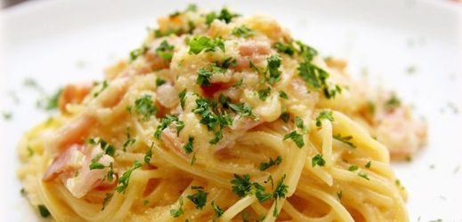 Pozor na syrová vejce ve špagetách carbonara (ilustrační foto).