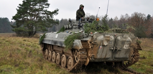 Mezinárodního vojenského cvičení Severoatlantické aliance se v německém Hohenfelsu účastní i čeští vojáci.