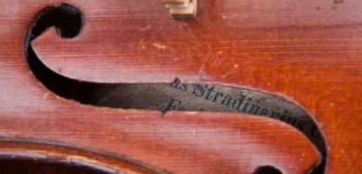 Do současné doby se zachovalo asi 600 kusů houslí, které vyrobil legendární italský mistr Antonio Stradivari.