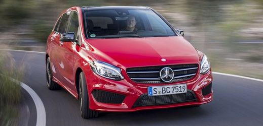 Značce Mercedes-Benz se daří, chce být lídrem mezi luxusními vozy. 