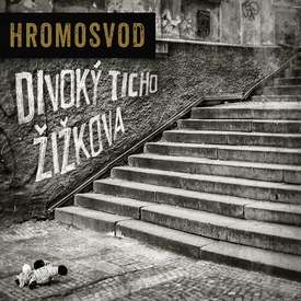 Hromosvod atmosféru svých písní zdařile importoval i do obalu.