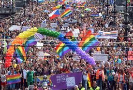 Průvod Prague Pride předchozího ročníku ze srpna 2014.