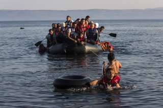 Příliv migrantů do EU nekončí. Na snímku snadná plavba z Turecka do Řecka.