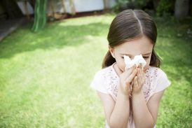 Alergické onemocnění dítěte je méně pravděpodobné u starších rodiček.