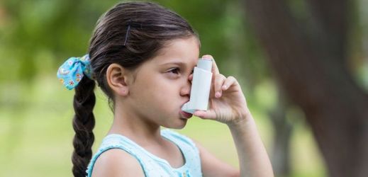 V rodinách, kde jsou rodiče vysokoškoláci, bylo astma dobře léčeno.