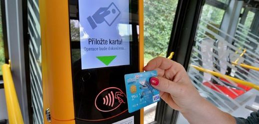 Nové jízdenkové automaty se už od 16. června používají v Plzni.