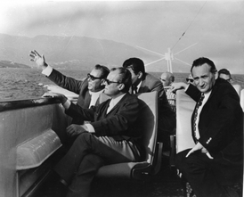 Leonid Brežněv (vlevo), Willy Brandt (uprostřed), Egon Bahr (napravo) v září 1971.