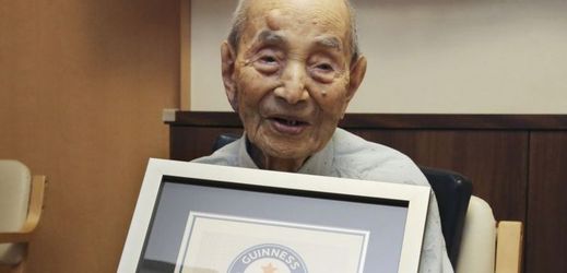 Nejstarší muž na světě Jasutaró Koide.