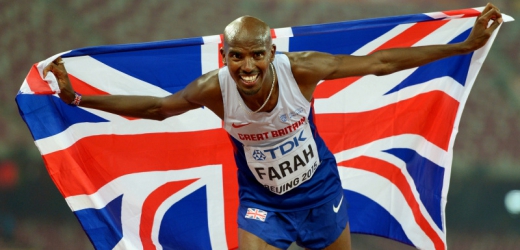 Britský vytrvalec Mo Farah prodloužil vítěznou šňůru a obhájil titul v běhu na 10.000 metrů.