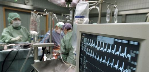 Pražskému IKEMu se podařila unikátní transplantace jater pacienta po otravě paracetamolem (ilustrační foto.)