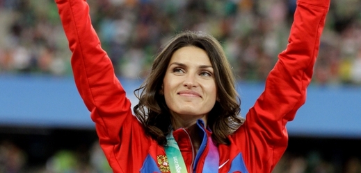 Těšte se. Ve skoku vysokém figuruje mnoho krásných žen. Třeba olympijská vítězka z Londýna, Ruska Anna Čičerová.