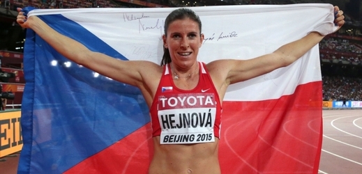 Radující se Zuzana Hejnová.