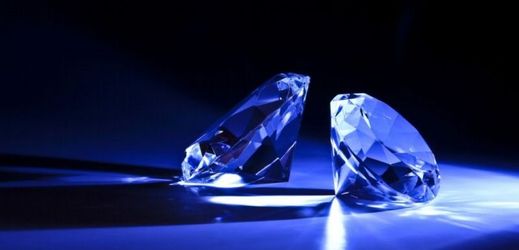 Zloděj v Číně vyměnil vystavovaný diamant za padělek.