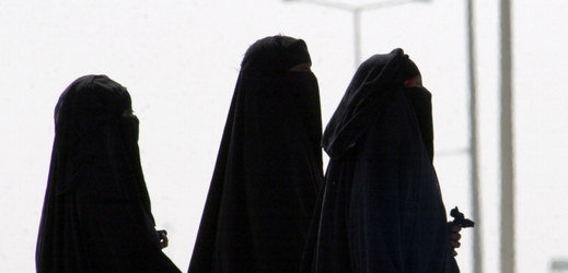 Muslimky v burkách (ilustrační foto).