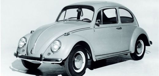 VW Brouk, lidový vůz. Za jeho zrozením stál kontroverzní Ferdinand Porsche. 