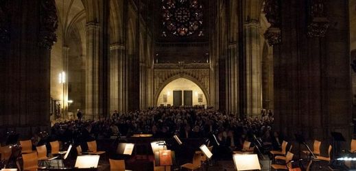 Jedním z lákadel je koncert Estonského komorního filharmonického sboru v katedrále sv. Víta.