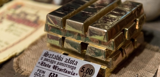Čokoládové zlaté cihličky. Suvenýr inspirovaný údajným pokladem, prodává se v okolí Wałbrzychu. 