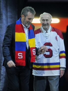 Viliam Sivek (vlevo) s legendou Sparty Vladimírem Zábrodským.