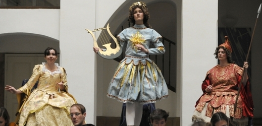 Záběr z opery z dřívějšího ročníku Festivalu barokních umění.