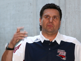 Vladimír Růžička, trenér Chomutova.