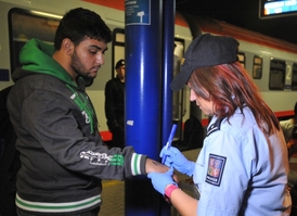 Značkování uprchlíků v Břeclavi.