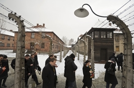 K temné turistice patří i návštěvy koncentračních táboru (Osvětim).
