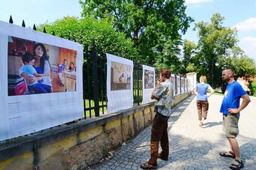 Fotograf Jindřich Štreit vystavil cyklus fotografií s názvem Jsme ze stejné planety na jubilejním 20. ročníku festivalu pro židovskou obec Boskovice v roce 2012.