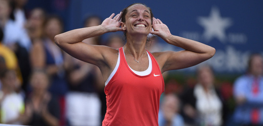 Roberta Vinciová překvapila americkou favoritku US Open Serenu Williamsovou a zahraje si finále.