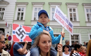 Demonstrace na podporu Evy Michalákové a jejich synů.