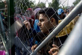 Uprchlíci na hranici Srbska a Maďarska.