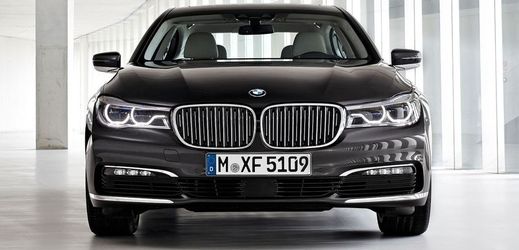 Na stánku BMW je hvězdou nová generace řady 7.