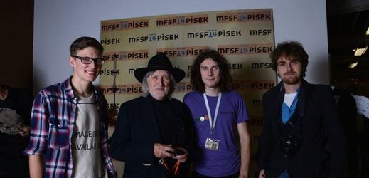Významným hostem loňského ročníku byl slovenský režisér Juraj Jakubisko (uprostřed).