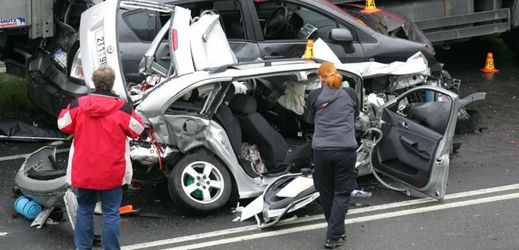 Nehoda může být dílem okamžiku, to by si měl každý řidič uvědomit (ilustrační foto).