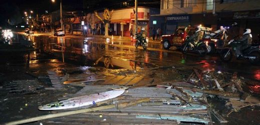 Chile po zemětřesení a zásahu vlny tsunami.