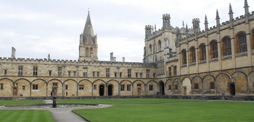 Oxfordská univerzita.