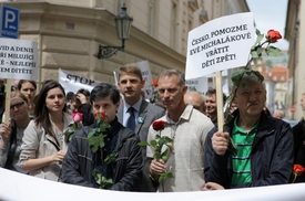 Červnová demonstrace na podporu odebraných dětí Evě Michalákové.