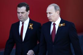 Vladimír Putin a Dmitrij Medvěděv.