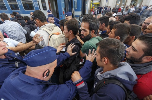 Tlačenice migrantů na nádraží v Budapešti.