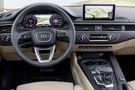 Na přání dodávaný Audi virtual cockpit, zcela digitální panel sdružených přístrojů.