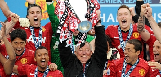 Sir Alex Ferguson při oslavách posledního titulu Manchesteru United z roku 2013.