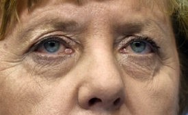 Podle polského listu uprchlická krize přerostla Angele Merkelové přes hlavu.