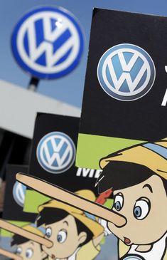 Logo VW ve společnosti Pinocchia, tak charakterizovalo situaci hnutí Greenpeace.