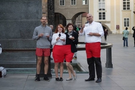 Foto z akce Vezmu si červené trenky a půjdu si vypít šálek kávy na Pražský hrad.