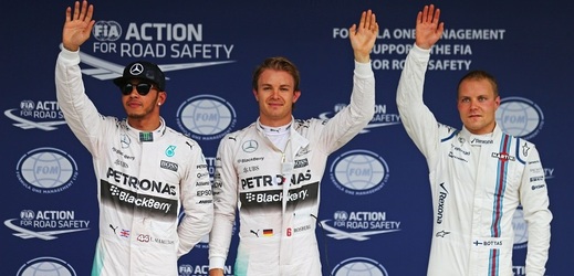 Zleva Lewis Hamilton, Nico Rosberg (oba Mercedes) a Valtteri Bottas (Williams).